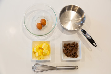 Making chocolate cake at home