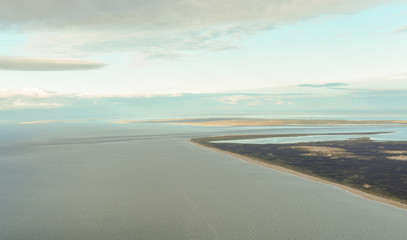 Fototapeta premium Luftaufnahme von der Nordseeküste und der Insel Sylt