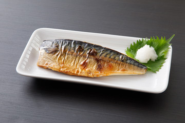 鯖の塩焼き