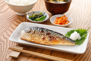 鯖の塩焼き定食