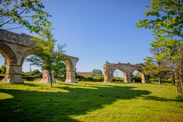 Fototapeta na wymiar Aqueduc du Gier à Chaponost
