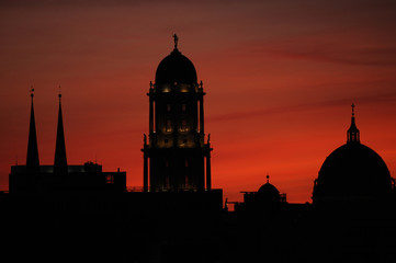 Fototapeta na wymiar Berlin cathedral silhouette at sunset