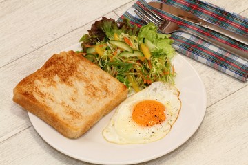朝食