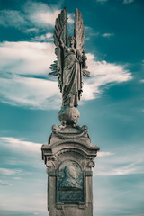 Obraz premium The angel statue on the border of Brighton with Hove at sundown