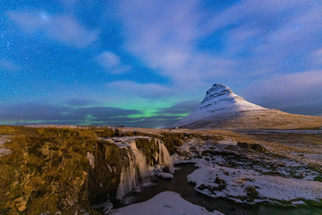 キルキュフェトル山　冬　オーロラ