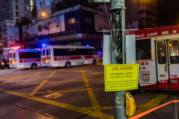 香港　デモ　夜