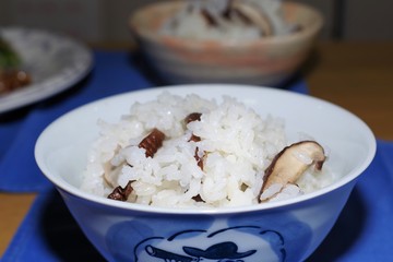 シイタケの炊き込みご飯