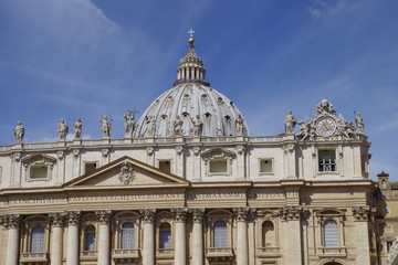 Fototapeta na wymiar Petersdom, Petersplatz, Vatikan 