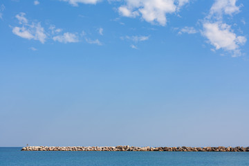 Obraz premium Steinwall an Küste