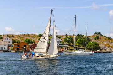Obraz premium Sailboats at a fishing village on the Swedish west coast