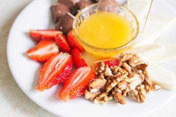 
strawberry cheese and chocolade