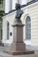 Fototapeta na wymiar The monument to the great Russian poet A. Pushkin, naberegnaya Makarova, Saint-Petersburg, Russia July 2017