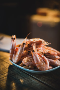 Assiette de crevettes fra&icirc;ches