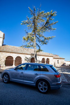 Audi Q7 e-tron 3.0 TDI Diesel-Plug-in-Hybrid 2015 SUV bei einer Fahrzeugpräsentation in Spanien, Torrejón de Ardoz, Madrid