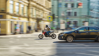 Obraz premium Fast motorcycle riding around the city.