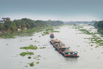 Travel, water transport, which is an important factor in the transportation of Thailand.