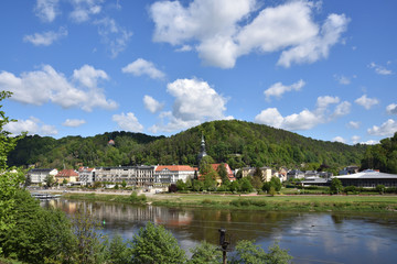 Fototapeta na wymiar Blick auf Bad Schandau in der Sächsischen Schweiz