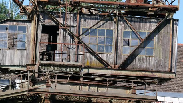 Ancienne grue de chargement