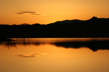 Atardecer en el embalse de Alfonso XIII, en el río Quípar, Calasparra-Murcia-España