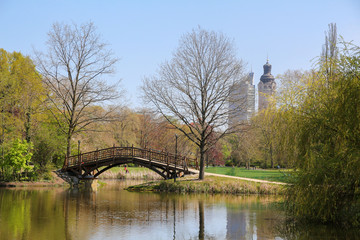 Fototapeta na wymiar Johanna Park in the center of Leipzig