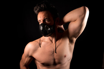 Mascarilla negra