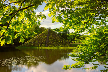 Branitzer Park, Pyramide, Fürst Pückler, Branitzer Park, Wasserpyramide, Cottbus, Brandenburg