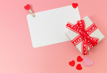 하트모양  메모지 그리고 생일선물