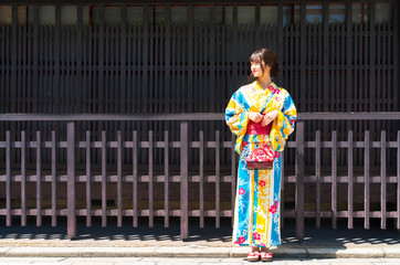 京都　祇園　浴衣の女性