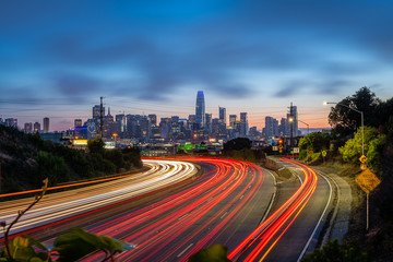 Obraz premium San Francisco Skyline from Fallen Bridge Park at Twilight