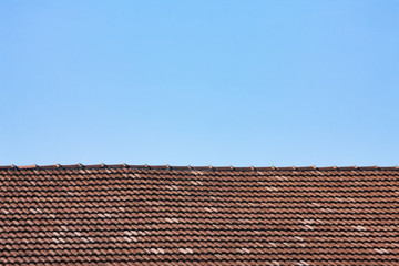 Close-up picture of rooftop and sky