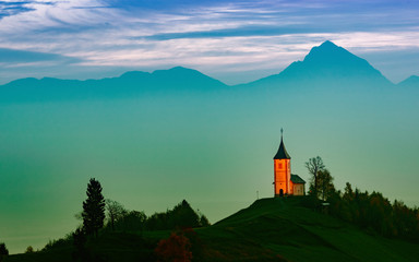 Fototapeta premium the church on the hill at the beginning of the night