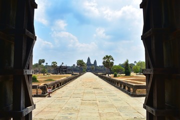 Entrance to Angkor wat