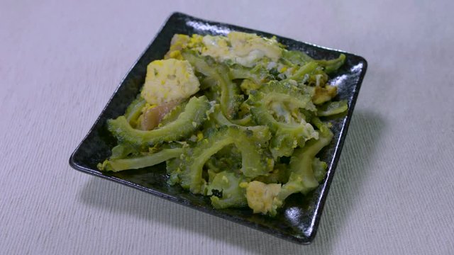 沖縄で人気の名物料理「ゴーヤーチャンプル」-"Goya Champl," a popular dish popular in Okinawa