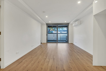 Empty and unfurnished brand new apartment