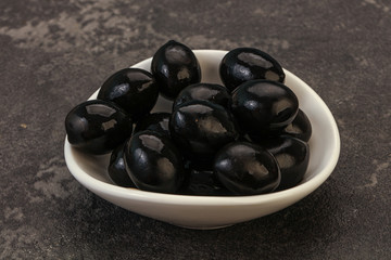 Black olives in the bowl