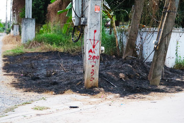 Short-circuiting makes the electrical wires break and burns grass