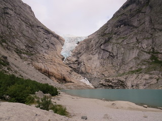 Fototapeta na wymiar glacier and lake