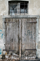 Antica porta in legno