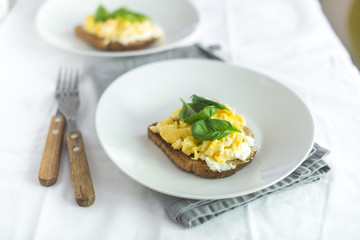 Toast with scrambled eggs