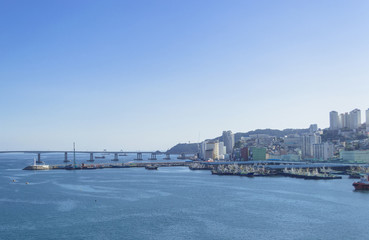 Obraz premium part of Busan with sea and bridge