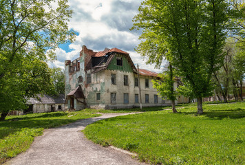 Fototapeta na wymiar Abandoned Olgino estate in the village of Ramon, Voronezh region. Russia.
