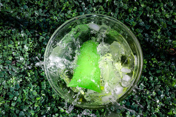 bolis, limón con chia, limón, splash, naranjú, congelada, juguito congelado, bolillobolo, hielito, chupichupi, saborín, duro frío, raspaíto, chupps, helado en bolsita, charamusca, gelatinas de hielo, 