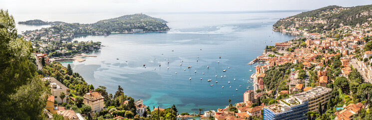Panorama of the bay of Villefranche sur Mer and the Cap Ferrat peninsula on the Côte d'Azur in the South of France
Panorama de la baie de Villefranche sur Mer et le Cap Ferrat sur la Côte d'Azur