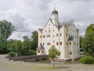 Fototapeta na wymiar Moated castle Klaffenbach (Chemnitz, Germany)