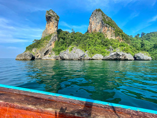 Ko Poda Chicken island landscape with big rocks and turquoise water surface, asian touristic destination, Krabi, Thailand