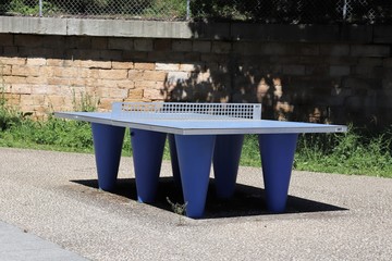 Table de ping pong dans l'espace public dans le quartier de la Duchère à Lyon - Ville de Lyon - 9...
