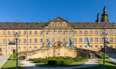 Lichtenfels, Kloster Banz bei Bad Staffelstein in Oberfranken, ein  blauer Himmel im Hintergrund.