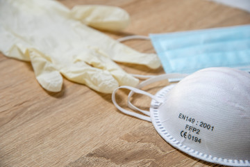 FFP2 mask and disposable gloves