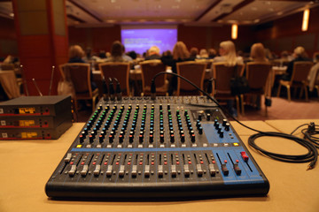 Remote control of the sound operator at the conference