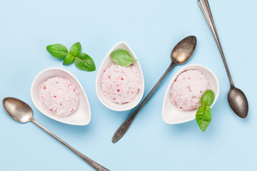 Fototapeta na wymiar Raspberry ice cream scoops